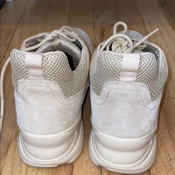 Steve Madden beige sneakers - Picture 2 of 4